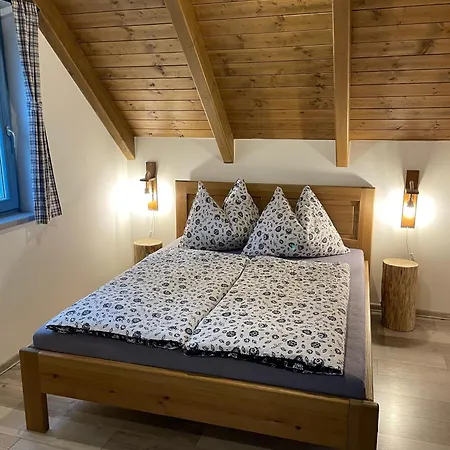 Bianka Moderni Horska Se Saunou Karlovice (Moravia-Silesia)